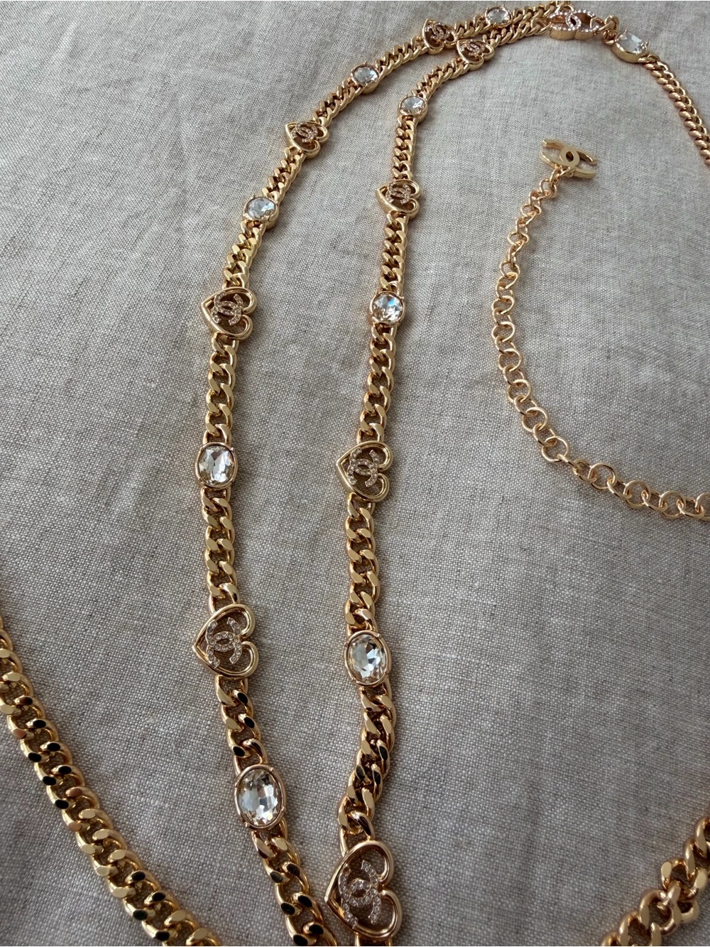 ✨CHANEL Gold Heart Charm Chain Belt with Crystal Accents💛 - Picture 8 of 13
